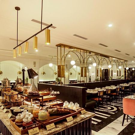 Jehan Numa Palace Hotel Бопал Екстериор снимка