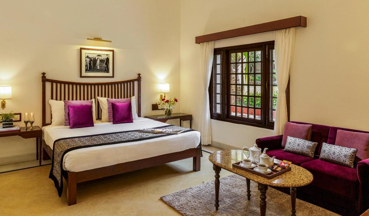 Jehan Numa Palace Hotel Бопал Екстериор снимка