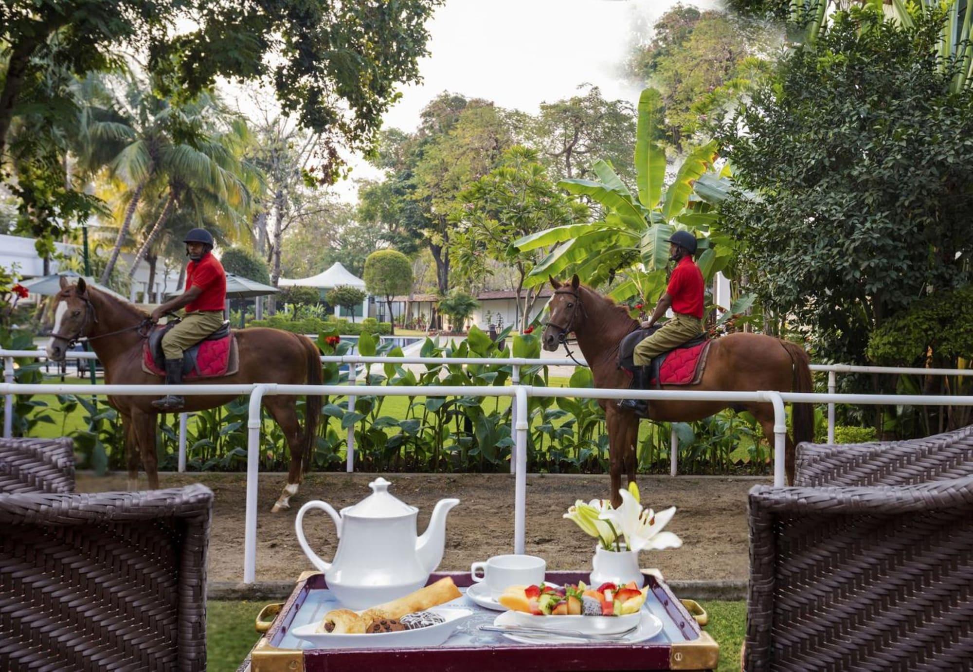 Jehan Numa Palace Hotel Бопал Екстериор снимка
