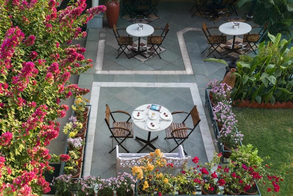Jehan Numa Palace Hotel Бопал Екстериор снимка
